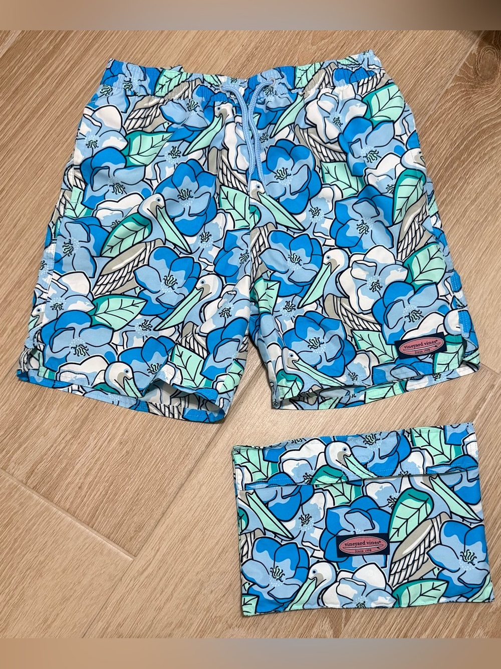 Vineyard Vines Boys Swim Trunks Size 12/14 (M)